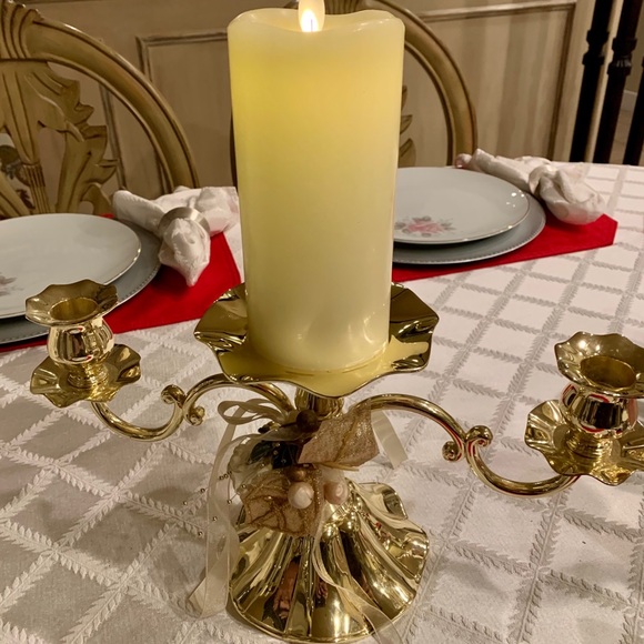 LN BEAUTIFUL BRASS CANDELABRA💕SHINY & POLISHED. NEVER NEED TO POLISH❤️ - Picture 2 of 11